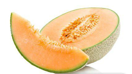 2岁宝宝吃哈密瓜视频,萌态十足引网友热议  第3张