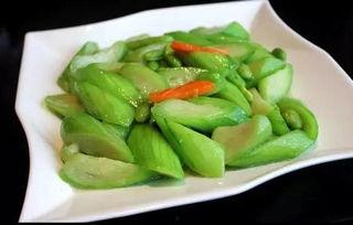 芽夏吃瓜的视频,夏日清凉美食分享