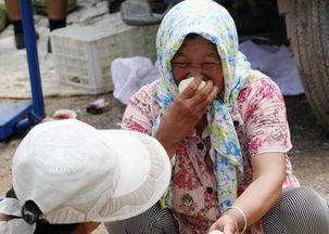 农村吃瓜大妈视频,揭秘乡村生活趣味瞬间 第3张 农村吃瓜大妈视频,揭秘乡村生活趣味瞬间 第3张