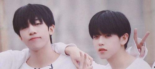 看别人亲吻吃瓜视频,甜蜜瞬间引发网友热议 第2张 看别人亲吻吃瓜视频,甜蜜瞬间引发网友热议 第2张