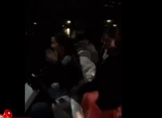 打架踢二楼吃瓜群众视频,打架事件致二楼群众被踢，现场视频曝光引热议  第2张