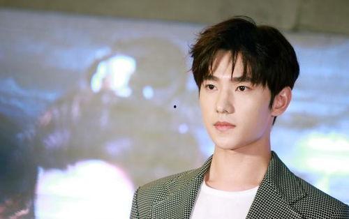 杨洋女朋友吃瓜视频在线观看,揭秘娱乐圈幕后真相